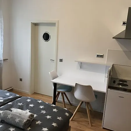 بيت ضيافة Apartmenthaus Kuehnen 2*