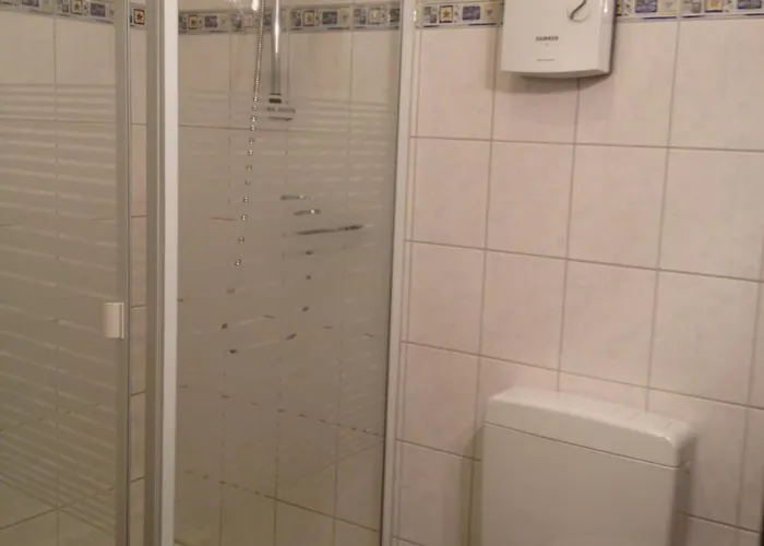 بيت ضيافة Apartmenthaus Kuehnen 2*